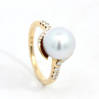 Grey Pearl with Diamond Band