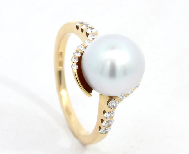 Grey Pearl with Diamond Band