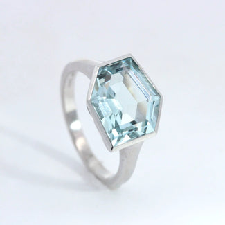 4.8ct Aquamarine Hexagon Bezel Ring