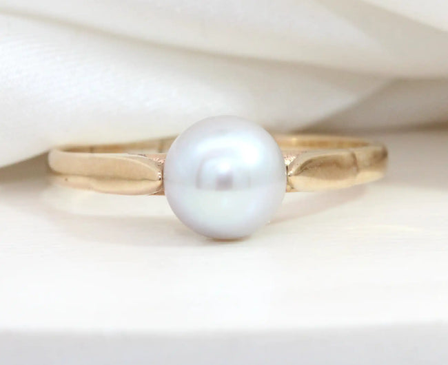 Grey Pearl Ring