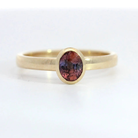 0.74 ct Bi-Colour Sapphire Bezel Ring