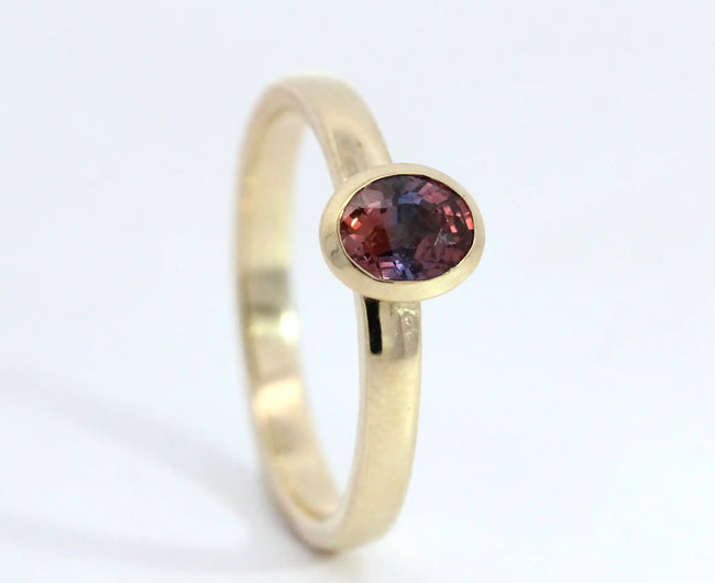 0.74 ct Bi-Colour Sapphire Bezel Ring
